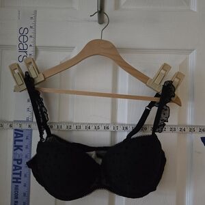 Victorias Secret Elegant Black Lace Bra